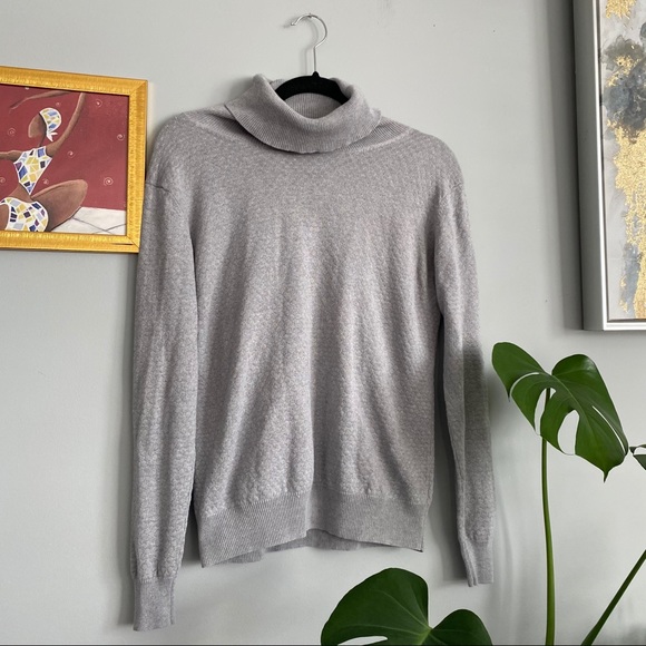 Aritzia Wilfred Grey Turtleneck - Picture 2 of 6